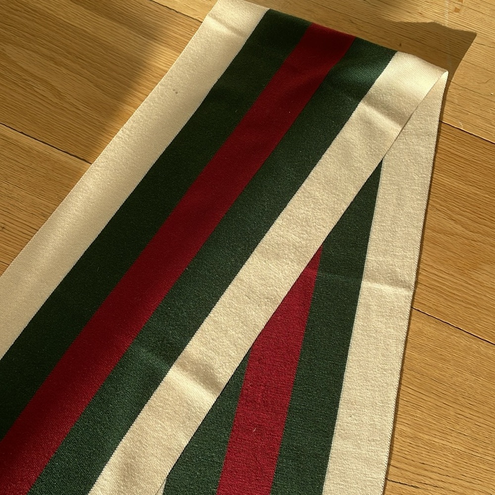 Original Gucci wool and silk scarf - Picture 6 of 10